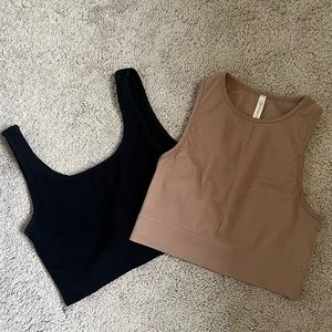 Aritzia - Sports Bra/Crop Tops